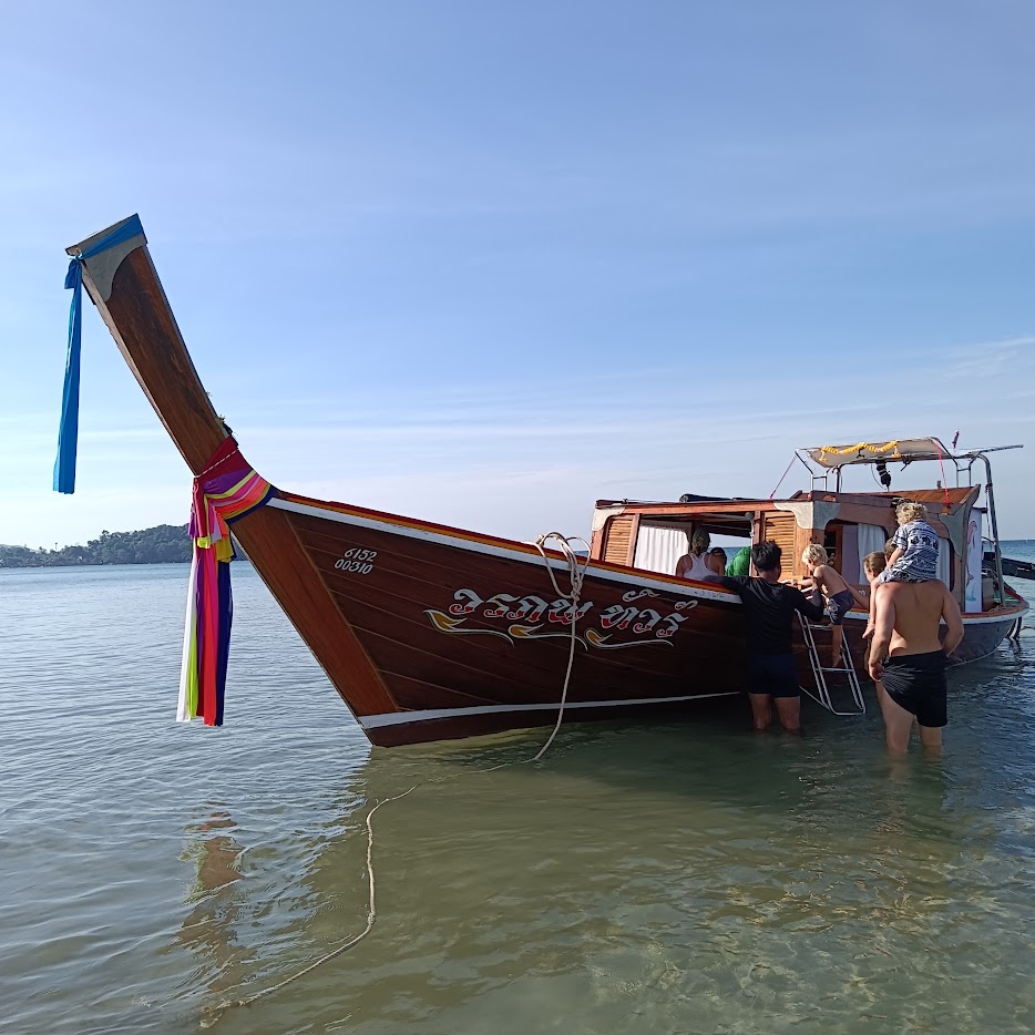 4-Island Tour by Private Longtail Boat - Rainbow Lanta Travel & Tour